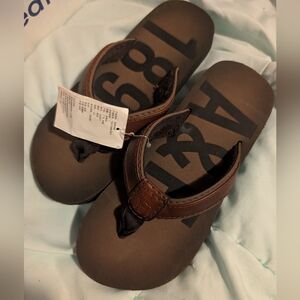 Nwt Abercrombie & Fitch Boys Flip Flips Size 1/2